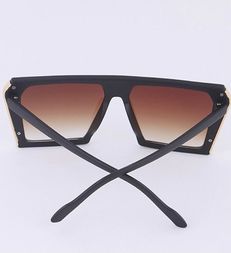 Oversized Squared Shades