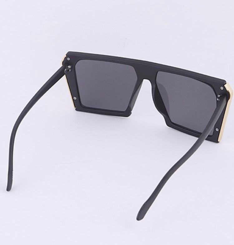 Oversized Squared Shades